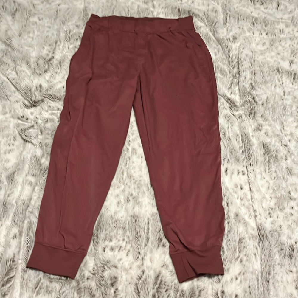 North Face Jogger (Large) Maroon